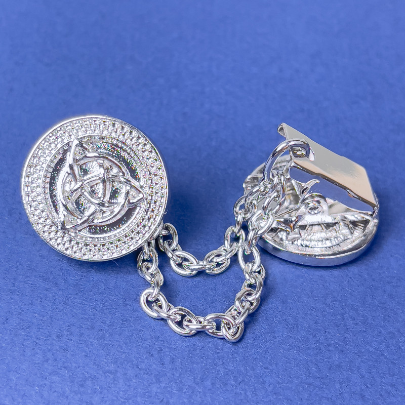 Brooch for cardigans, silver-toned metal, diameter 20 mm ±, chain length 9 cm ±