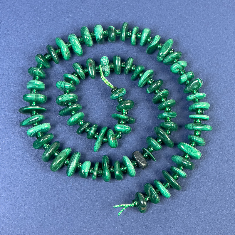 Malachite Chips Beads 8-13x4mm ± with 3mm Seed Beads ± on Thread, Length 41 cm+