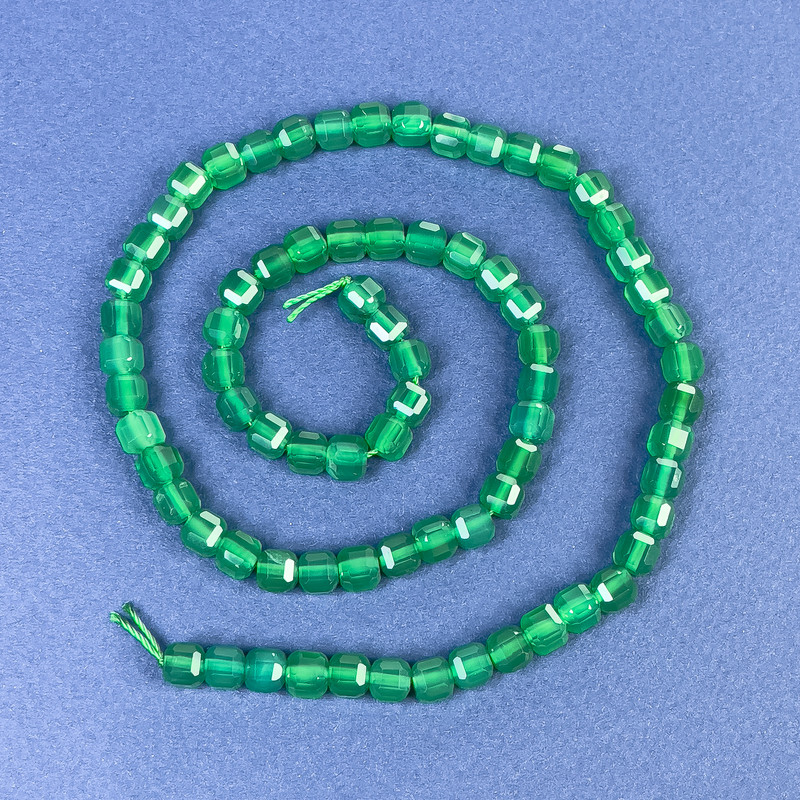 Chrysoprase Beads Faceted Cube 5x5mm +/- on Thread, Length 38cm+