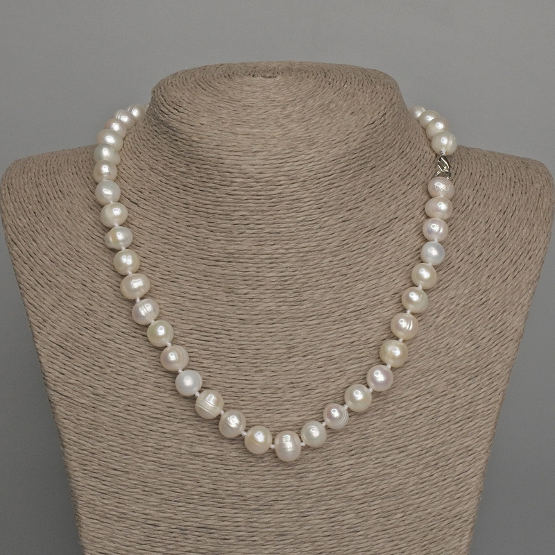 Oval Natural Freshwater Pearl Necklace, 10x9 mm diameter, 46 cm long, with a clasp
