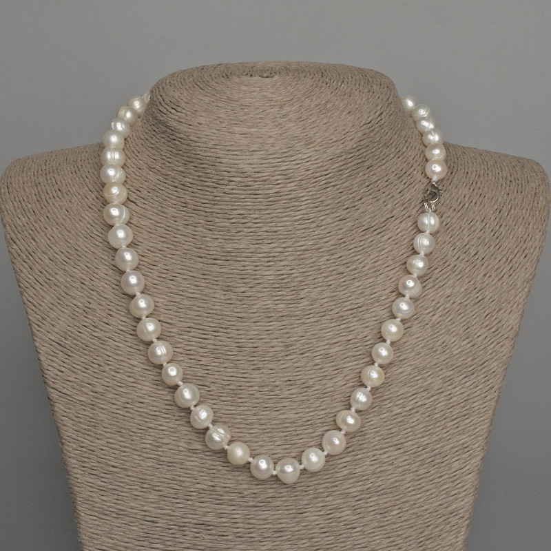 Oval natural freshwater pearl necklace, 10x8 mm diameter, 46 cm length, with clasp
