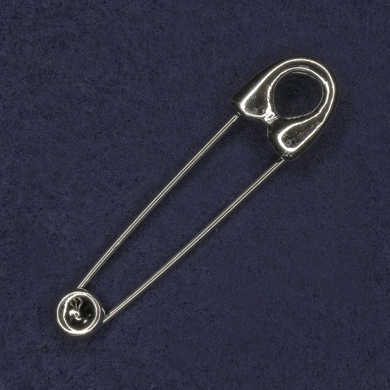 Brooch-pin 17x72 mm ± silver-colored metal