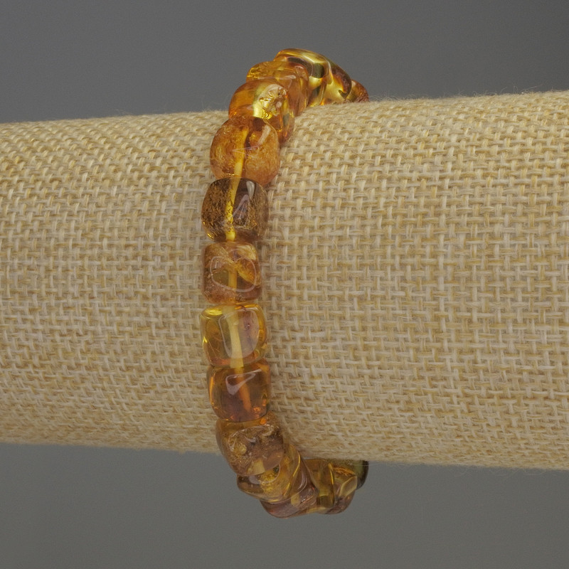 Amber Bracelet Smooth Cube 7x7 mm, 18 cm, stretch