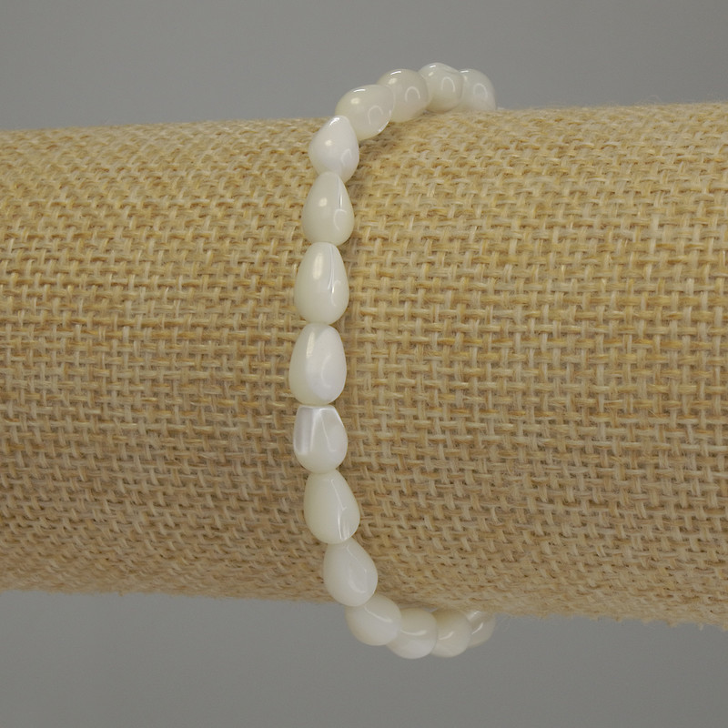 Drop-shaped Mother-of-Pearl Bracelet, 8x5 mm diameter, 18 cm length, elastic