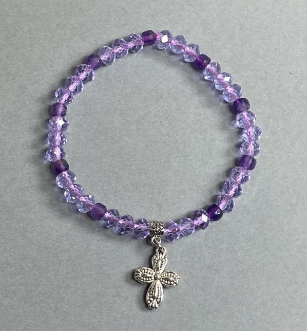 Bracelet with Czech crystal and sugilite, faceted rondel 6x4 mm and faceted cube 4x4 mm, with metal inlays, length 18 cm