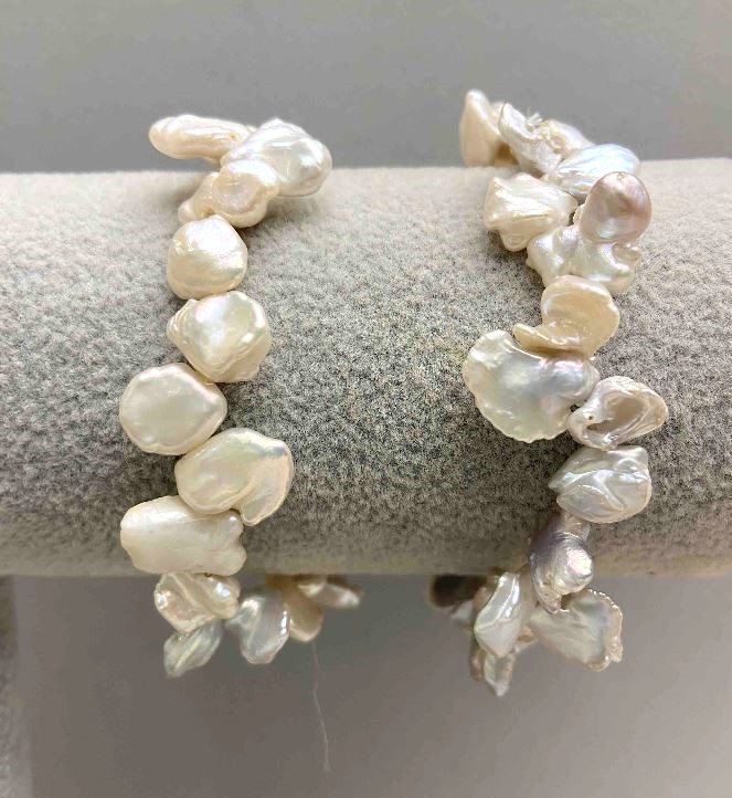 Bracelet of natural baroque pearls with a gasoline tint, diameter 8–10×10–13 mm, length 18 cm, stretchable