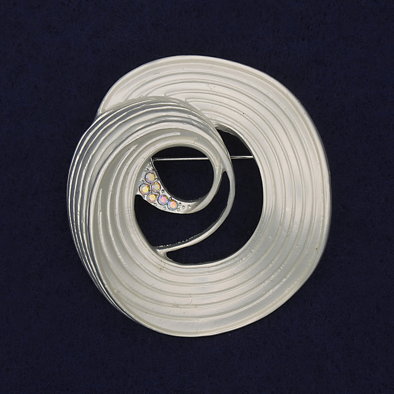 Accent Brooch white mother-of-pearl color iridescent rhinestones silver-colored metal 48x45mm+