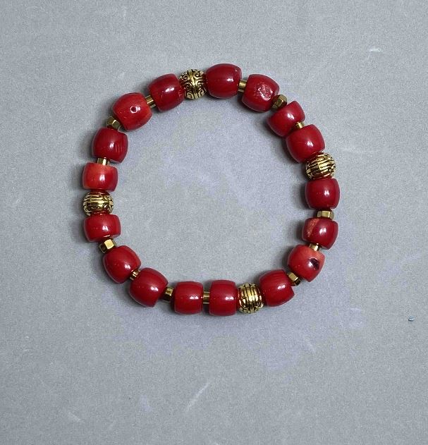 Faceted Coral Bracelet, diameter 7-8×9 mm ±, Faceted Hematite Rondelles 4×3.5 mm ±, with metal inserts, length 18 cm (stretch)