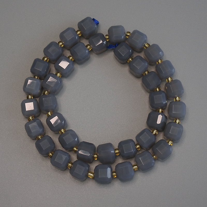 Smoky Agate Beads Faceted Cube 8x8mm+- with 3mm seed beads+- on thread, length 37cm+