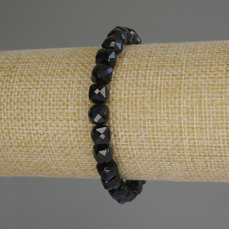Faceted Tourmaline Cube Bracelet, 7×7 mm diameter, 18 cm length (stretch)