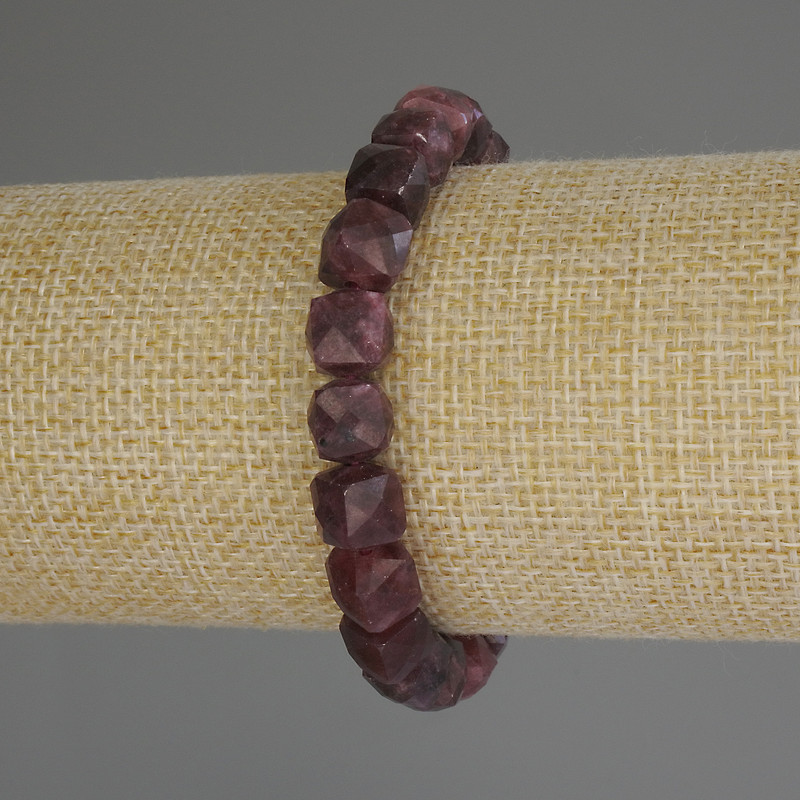 Tourmaline bracelet faceted cube, diameter 8x8 mm, length 18 cm (stretch)