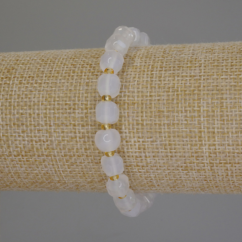 Bracelet with White Quartz, Faceted Cube, 7×7 mm, 18 cm stretch