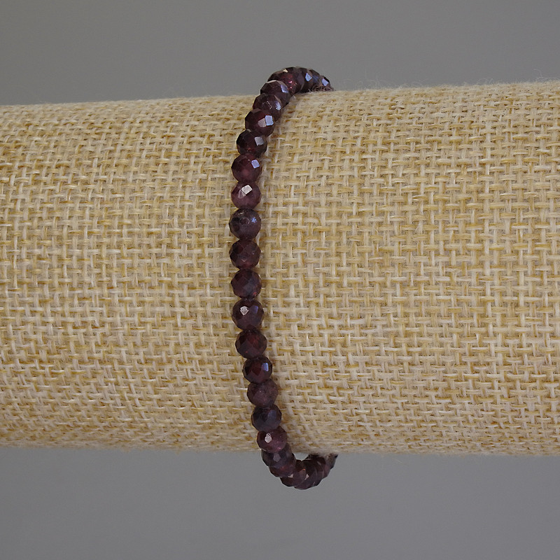 Garnet Bead Bracelet, Faceted, 4 mm Diameter, 18 cm Length, Stretch