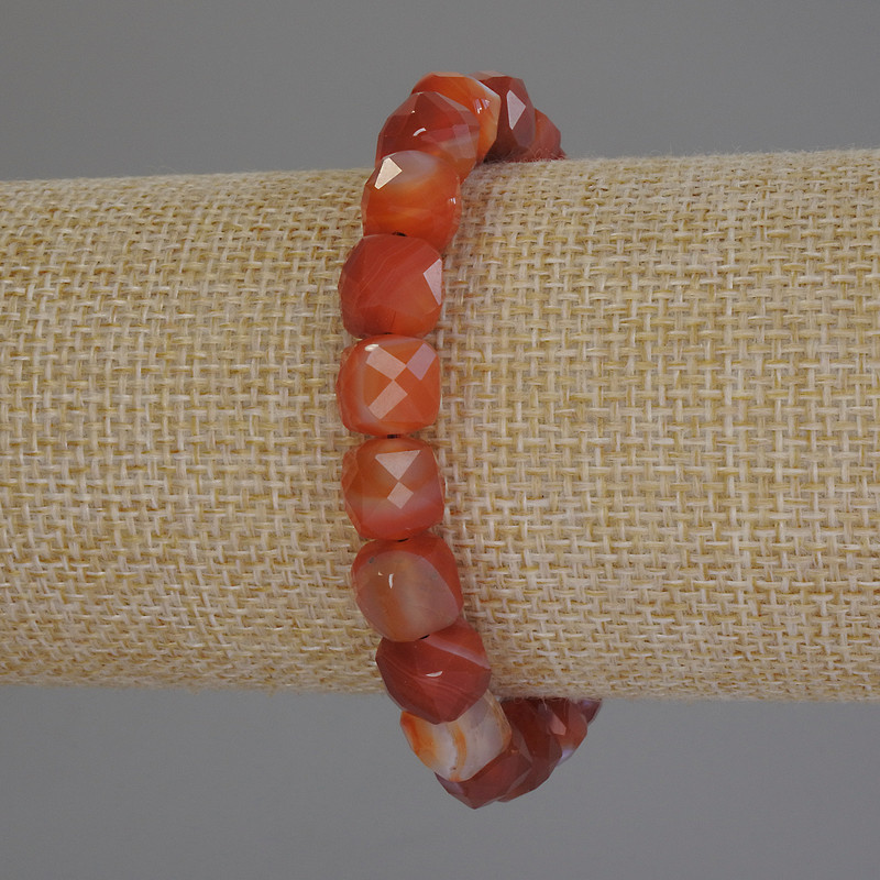 Faceted Agate Cube Bracelet, 8.5x8.5 mm, 18 cm length, stretch