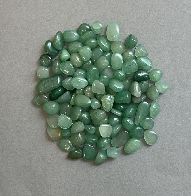 Natural Jadeite Chip Without Hole 8-15x8-9mm +/- (per 100 g +/-)