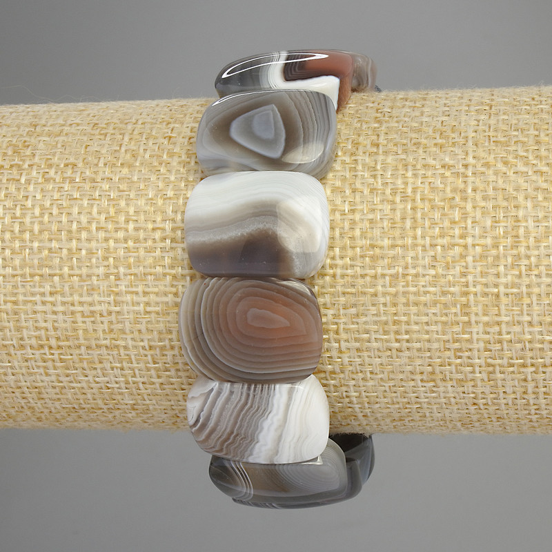 Botswana Agate Bracelet, Natural Stone, Rounded Link, Diameter 20×14 mm+-, Length 18 cm+- Stretch