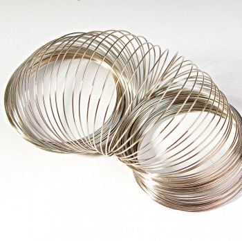 Memory wire, thickness 0.8 mm, coil diameter 10 cm (+/-), price per 0.5 kg