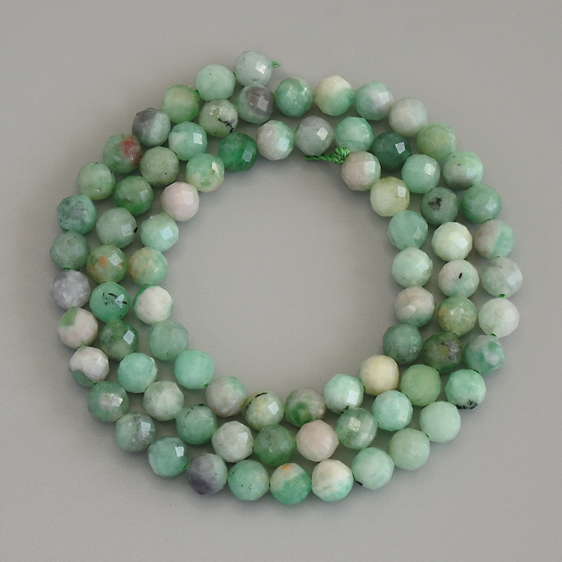 Emerald beads, faceted ball, diameter 5x5 mm ± on thread, length 39 cm+