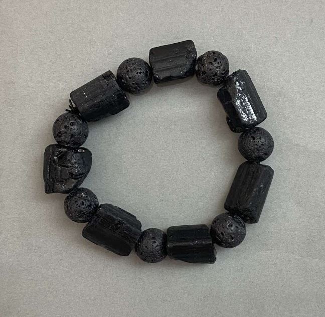 Sherl Tourmaline Bracelet, unpolished stones, faceted cut, diameter 19-27×15 mm ±, lava bead 12 mm ±, length 20 mm ±, stretch