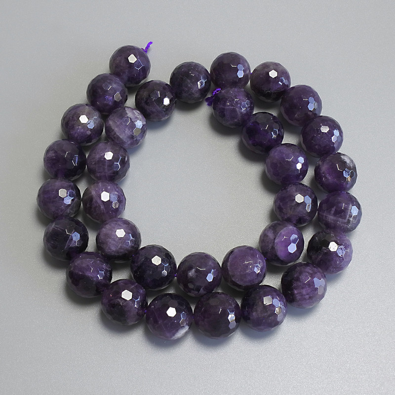 Faceted amethyst beads, ball-shaped, 12 mm diameter +/- on a thread, length 39 cm+