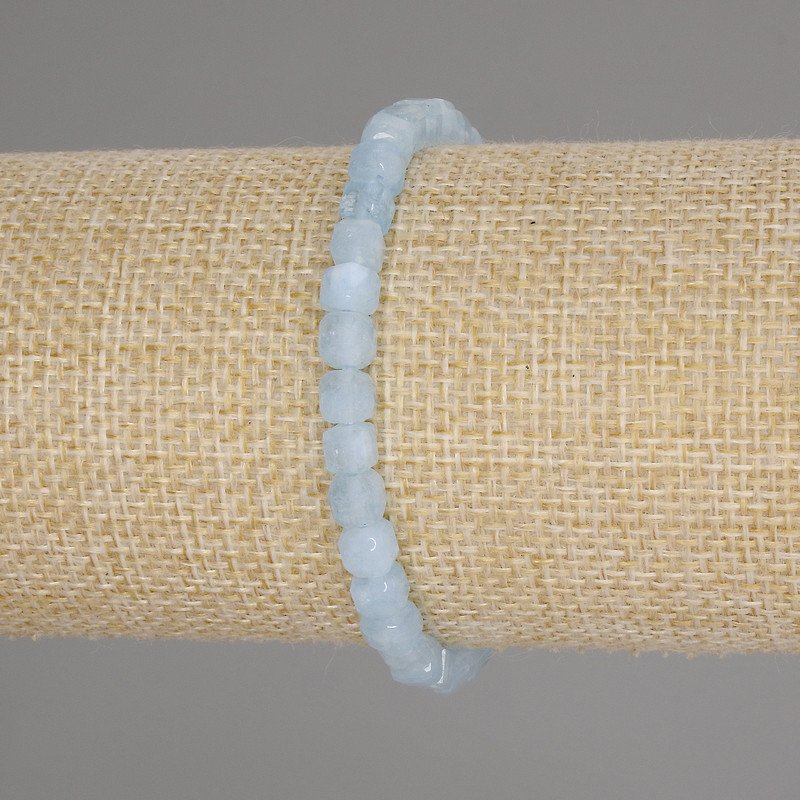 Aquamarine Faceted Cube Bracelet, 5×5 mm cubes, length 18 cm, stretch