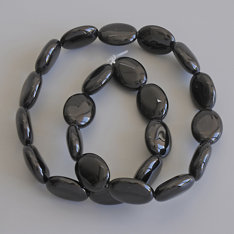 Oval Agate Beads, 18x13 mm, on thread, length about 40 cm