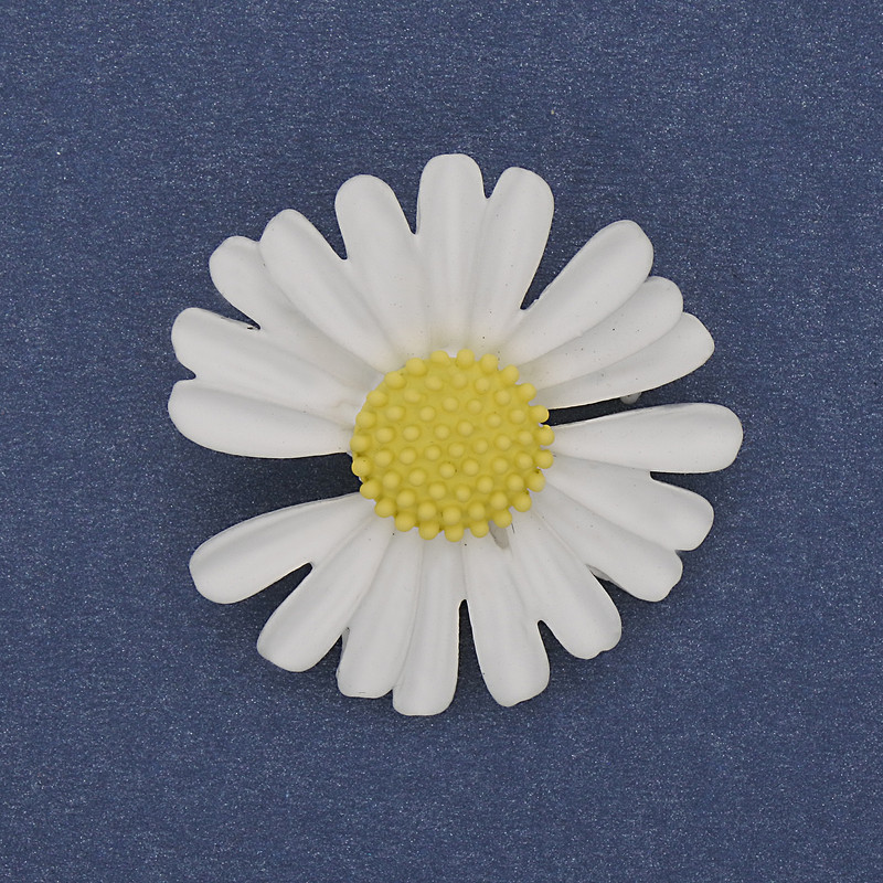 Brooch Daisy white and yellow enamel silver-tone metal 30mm+