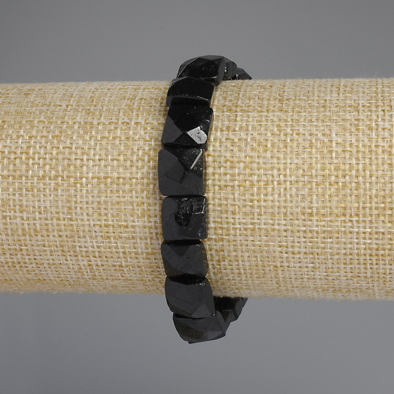 Bracelet with faceted square tourmaline, diameter 10-11×10-11 mm, length 18 cm