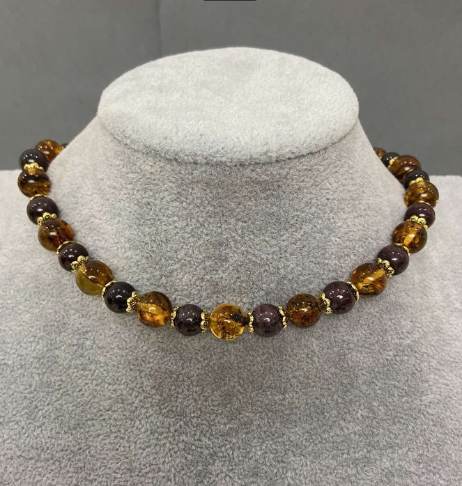 Choker Amber bead 9mm+- Garnet bead 8mm+-, length 37 cm + 5 cm extension chain