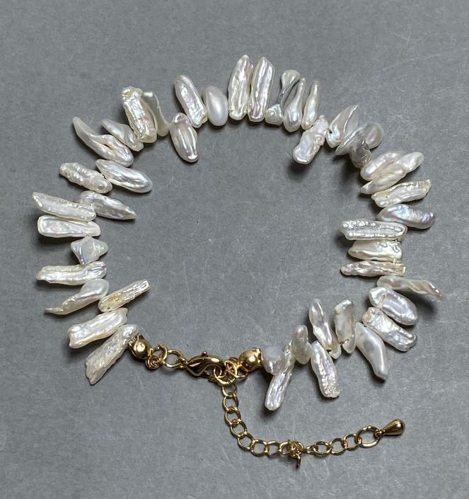 Baroque Pearl Bracelet 10-13×4-5 mm, length 18 cm with a 5 cm chain