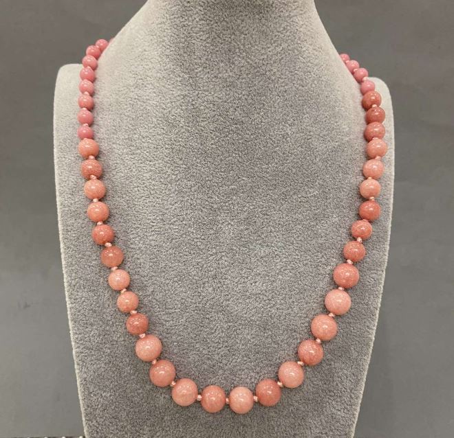 Tourmaline necklace with smooth beads gradually increasing in size, diameters 6-8-10 mm +/-, length 50 cm +/- with clasp
