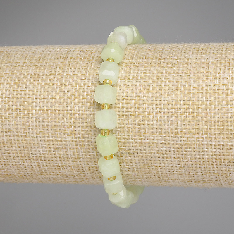 Chrysolite Olivine Bracelet — Faceted Cube, 6.5x6.5 mm, 3 mm beads, 18 cm length, elastic