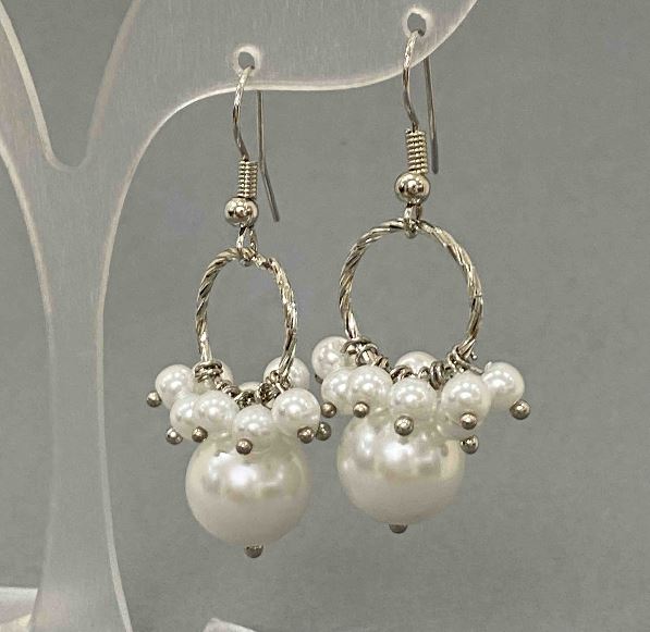 Earrings with mother-of-pearl beads, diameter about 11.5 mm, length about 44 mm