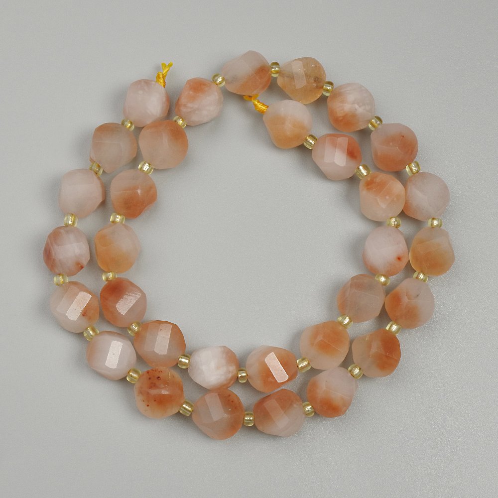 Carnelian beads, faceted rhombus shape, 10x9 mm, 3 mm seed beads, length 38 cm on thread
