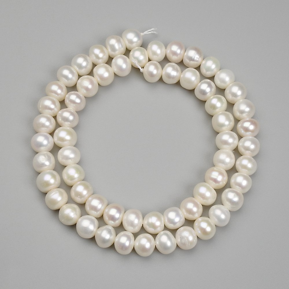 River Pearl Beads, diameter 6.5–7×7 mm on a thread, length 36 cm+