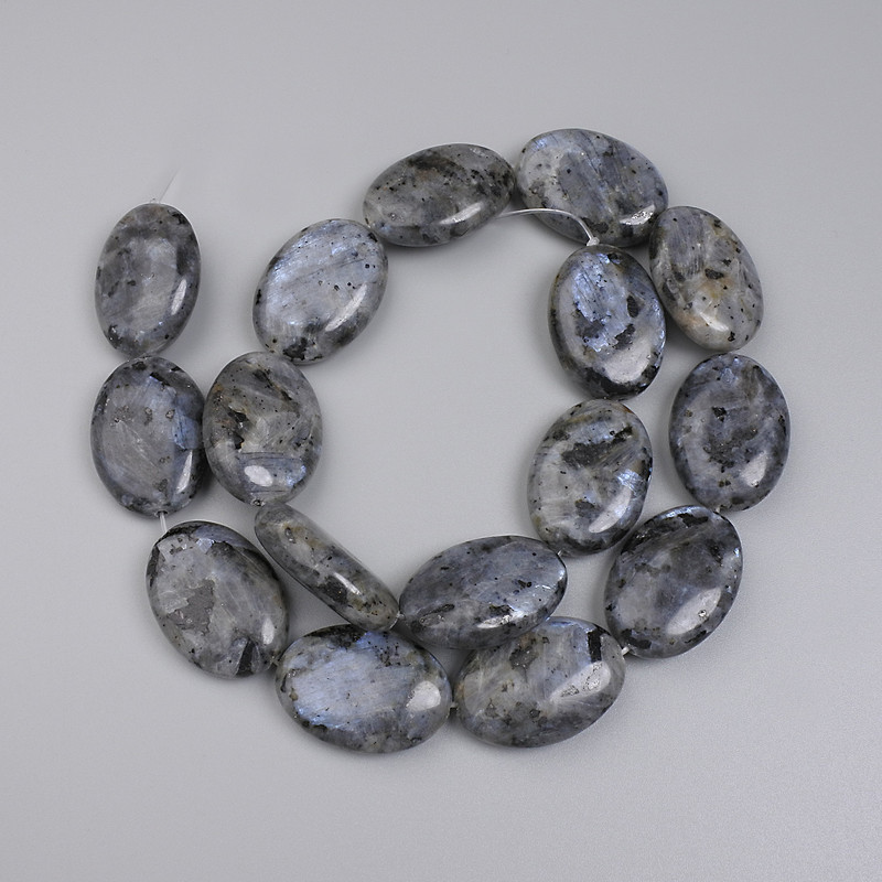 Oval Labradorite Beads, 25×18 mm, on thread, approx. 39 cm long