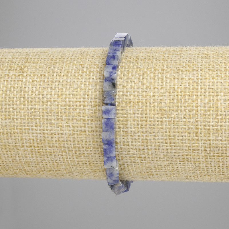 Браслет Содаліт кубик 4, 5х4, 5мм+-, довжина 18см+- стрейч