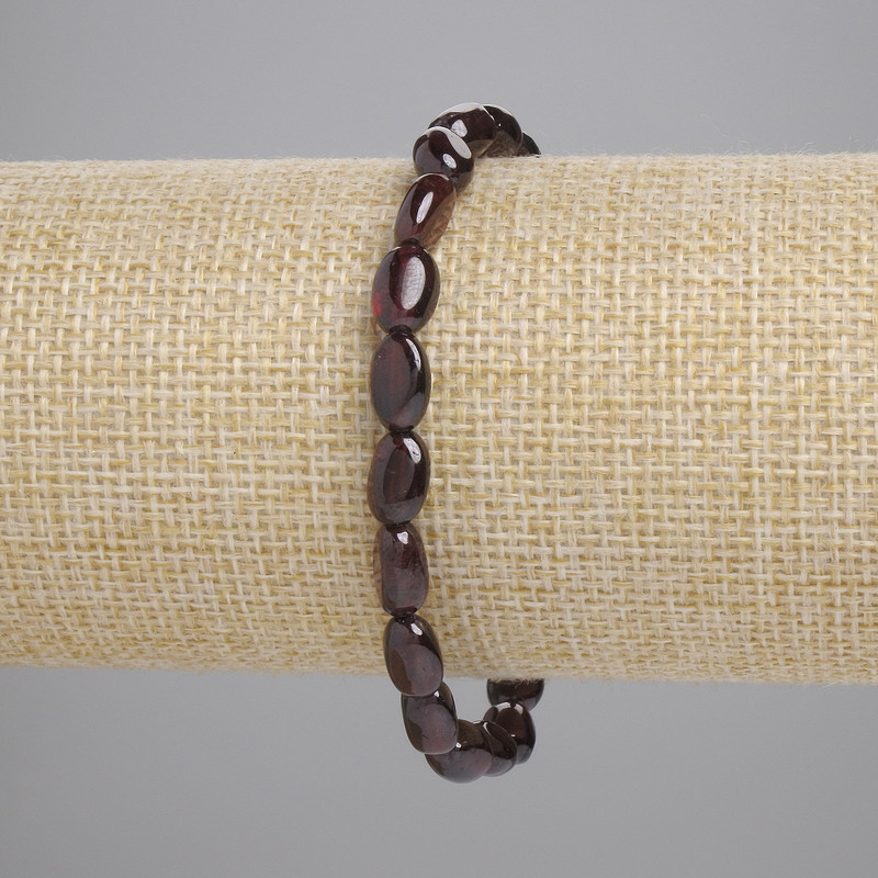 Faceted Garnet Bracelet, 9x6 mm, 18 cm stretch