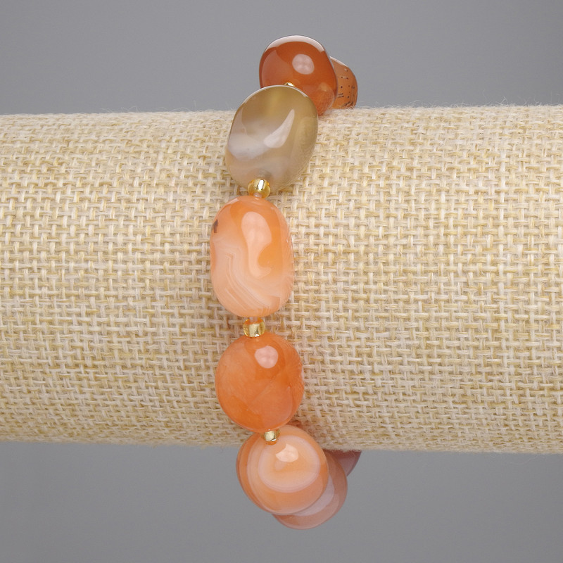 Sardonyx bracelet with faceted beads, bead size 13-17 x 11-13 mm +/-, 3 mm seed beads +/-, length 18 cm +/-, stretch