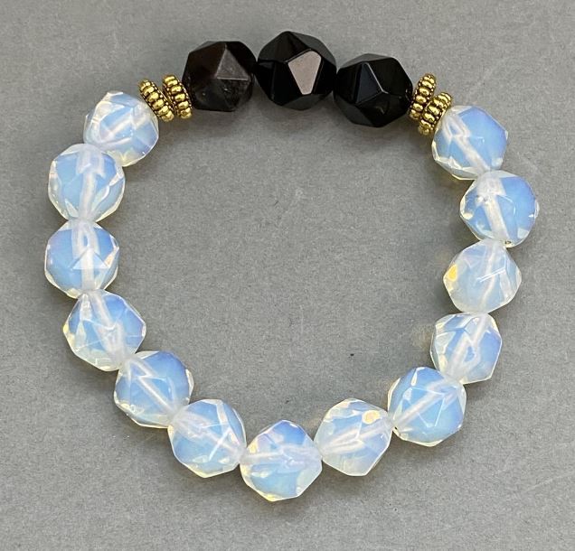 Bracelet with Agate and Moonstone (Opalite) - faceted stones 11x10 mm ± with metal inserts, length 18 cm ± stretch