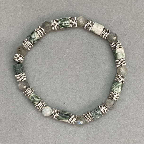 Bracelet with Moss Agate Cylindrical Beads 6x6 mm and Labradorite Faceted Beads 6 mm on Elastic, 18 cm