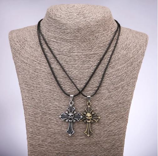 Pair of Friendship Pendants 'Crosses with Skulls', length 42-48 cm, diameter 45x30 mm