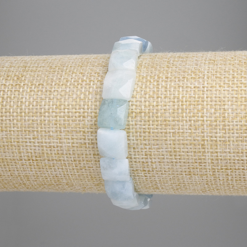 Aquamarine Bracelet with Faceted Square Beads, diameter 9-9, 5x9x9, 5 mm +/-, length 18 cm +/- stretch