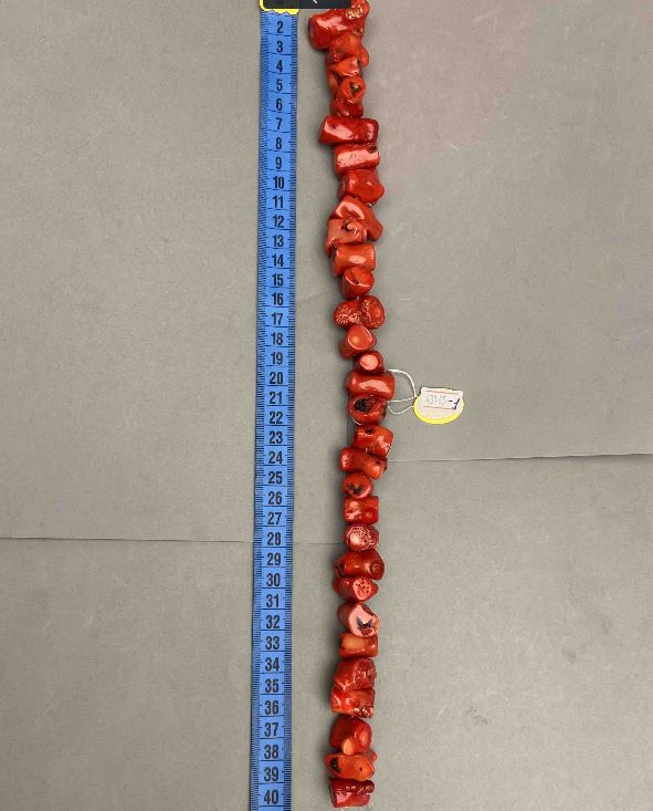 Faceted natural coral beads - assorted sizes, diameters from 12x10 to 30x12 mm, approx. 225 g, length 39 cm ± on a beading thread