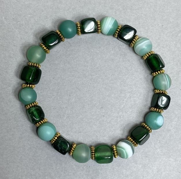 Bracelet Chrysoprase cubes 7mm + Agate beads 8mm + with metal inserts, 18 cm stretch