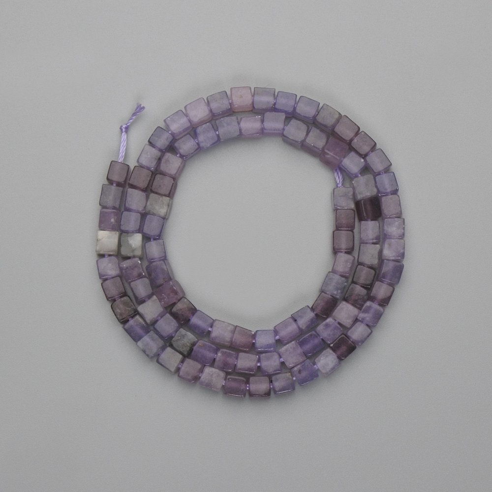 Amethyst cube beads, 4x4 mm, on thread, length approx. 39 cm