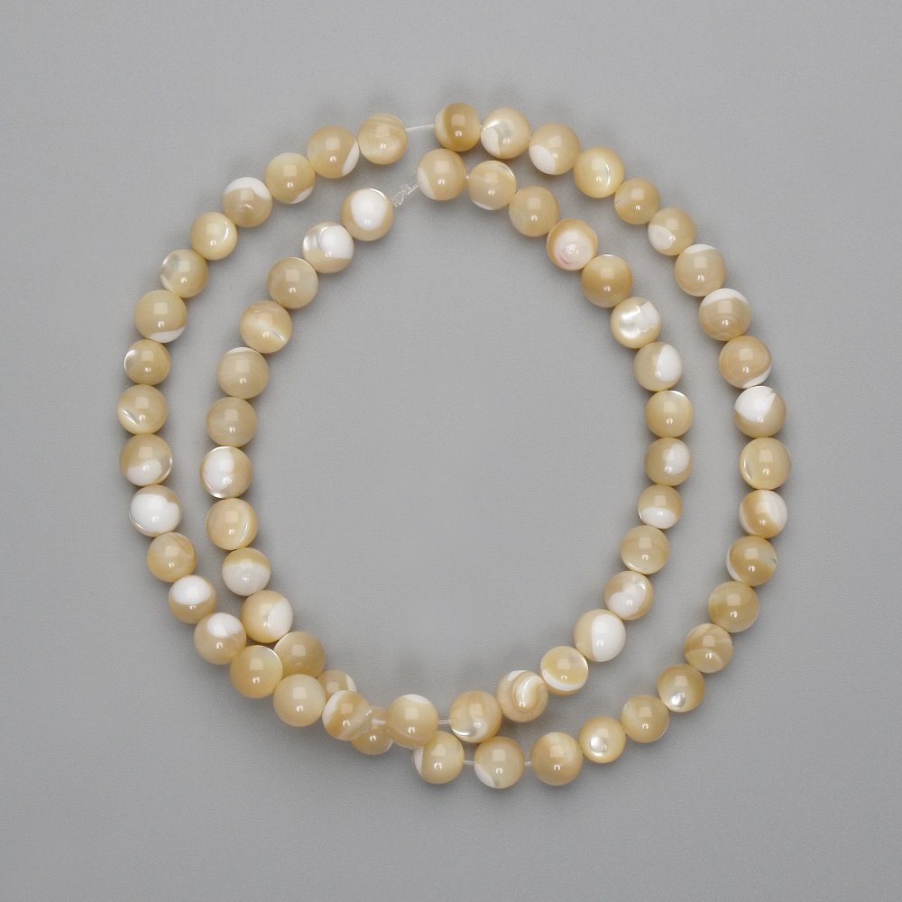 Beige mother-of-pearl beads, smooth round beads, 6 mm diameter, 39 cm length on beading thread