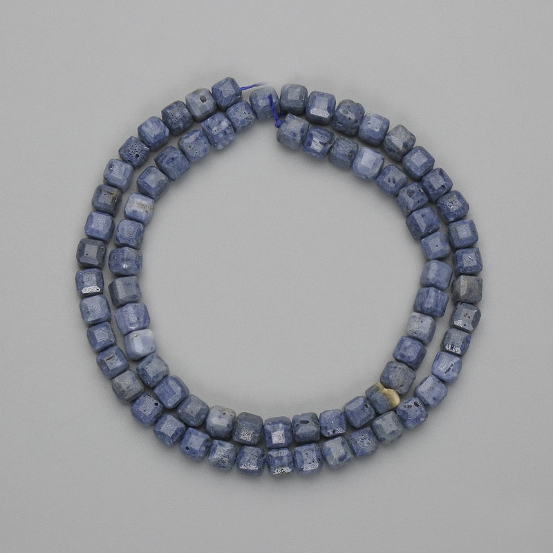 Sponge coral beads, faceted cube 5x5 mm, length 37 cm ±, on a thread