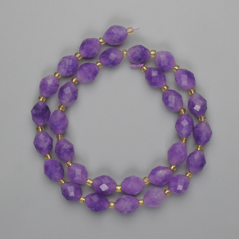 Amethyst beads, faceted grain 10x8 mm +/- seed beads 3 mm +/- length 36 cm +/- on thread