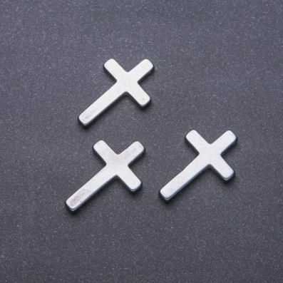 Hematite Cross 36×24×5 mm +